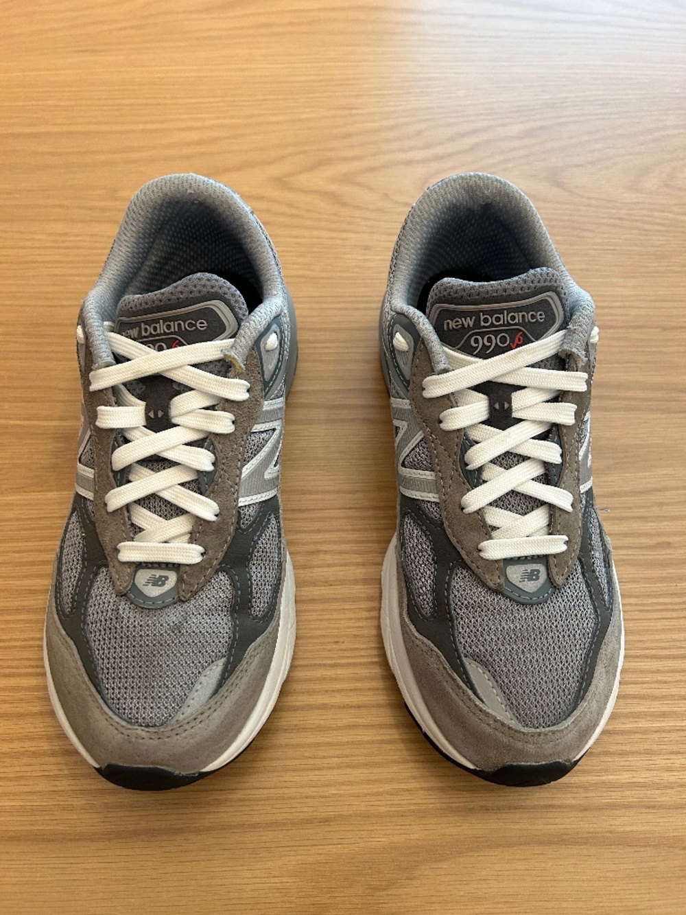 Nike 990